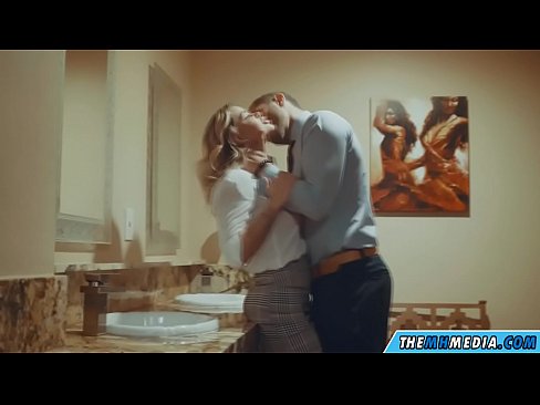 ❤️ Når en barmfagre blondine forfører dig på et offentligt toilet ❤ Sex video at da.hentai-ita.ru